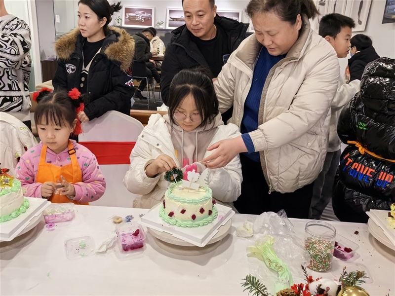 【陪伴成长时刻，乐享亲子时光】凯发k8天生赢家一触即发车友家庭日—凯迪拉克蛋糕DIY沙龙！#10934