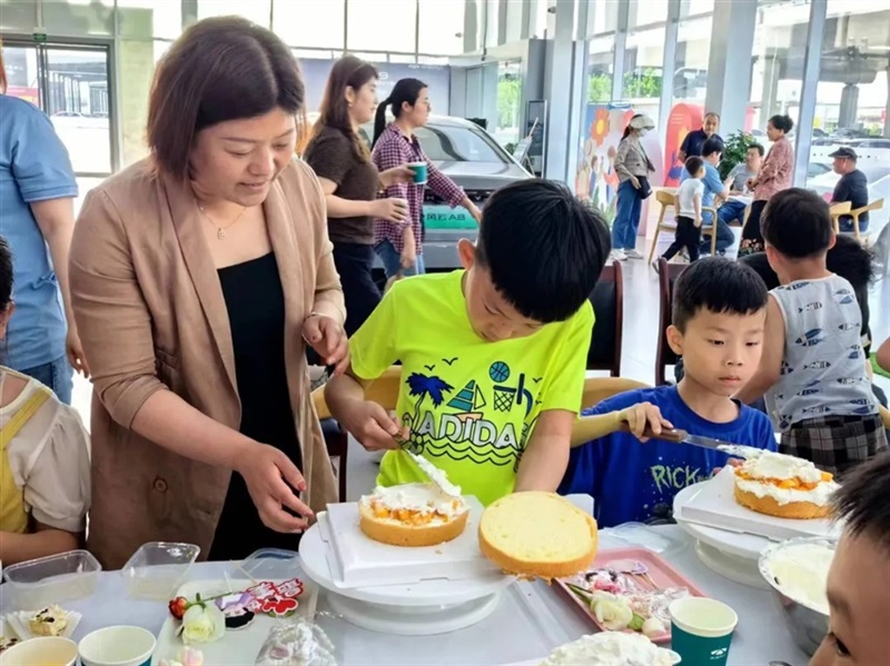 【凯发k8天生赢家一触即发车友家庭日系列活动第10期】母亲节蛋糕手作沙龙#11341